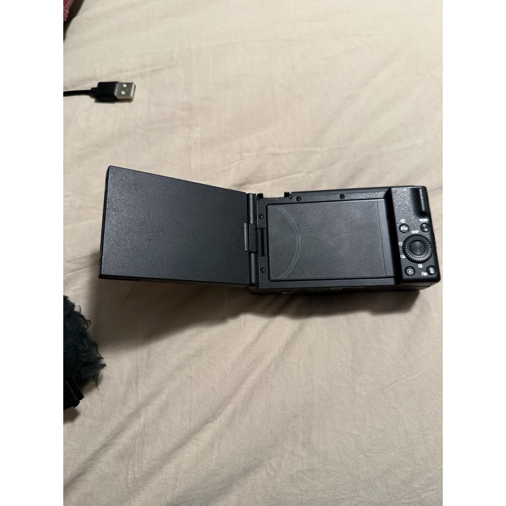 Sony ZV-1F 20.1MP Compact Digital Camera - Picture 4 of 14